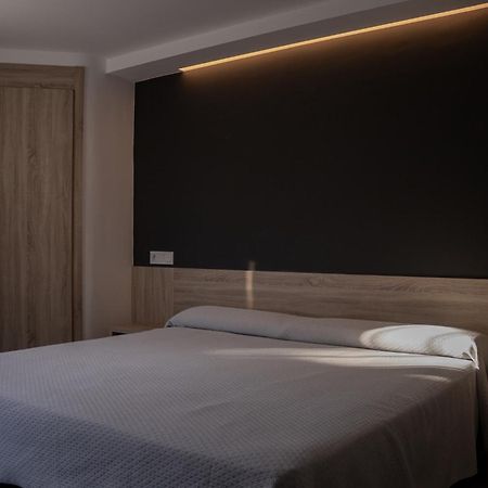 Hotel Hollywood Cangas do Morrazo Exteriör bild