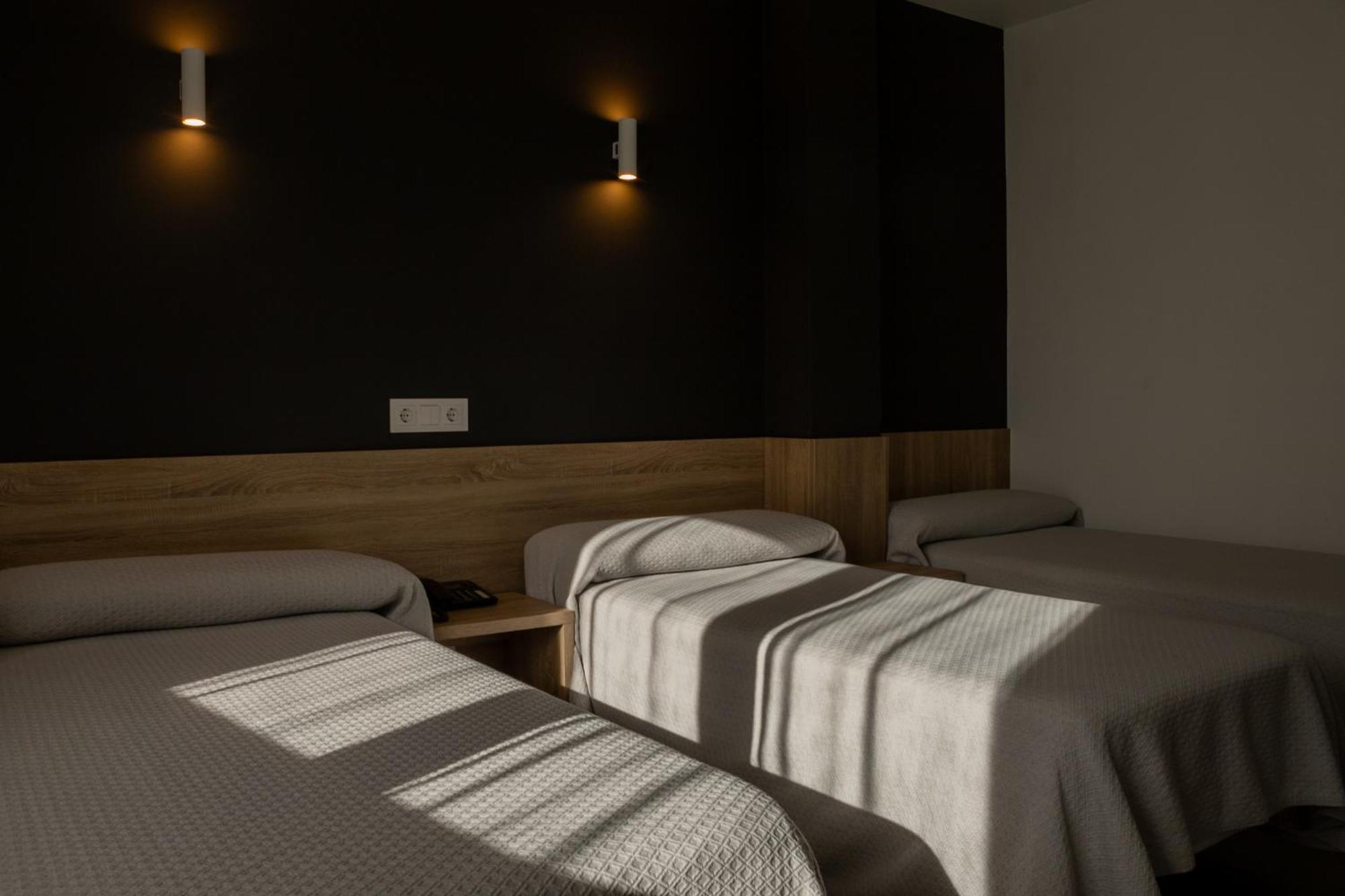 Hotel Hollywood Cangas do Morrazo Exteriör bild