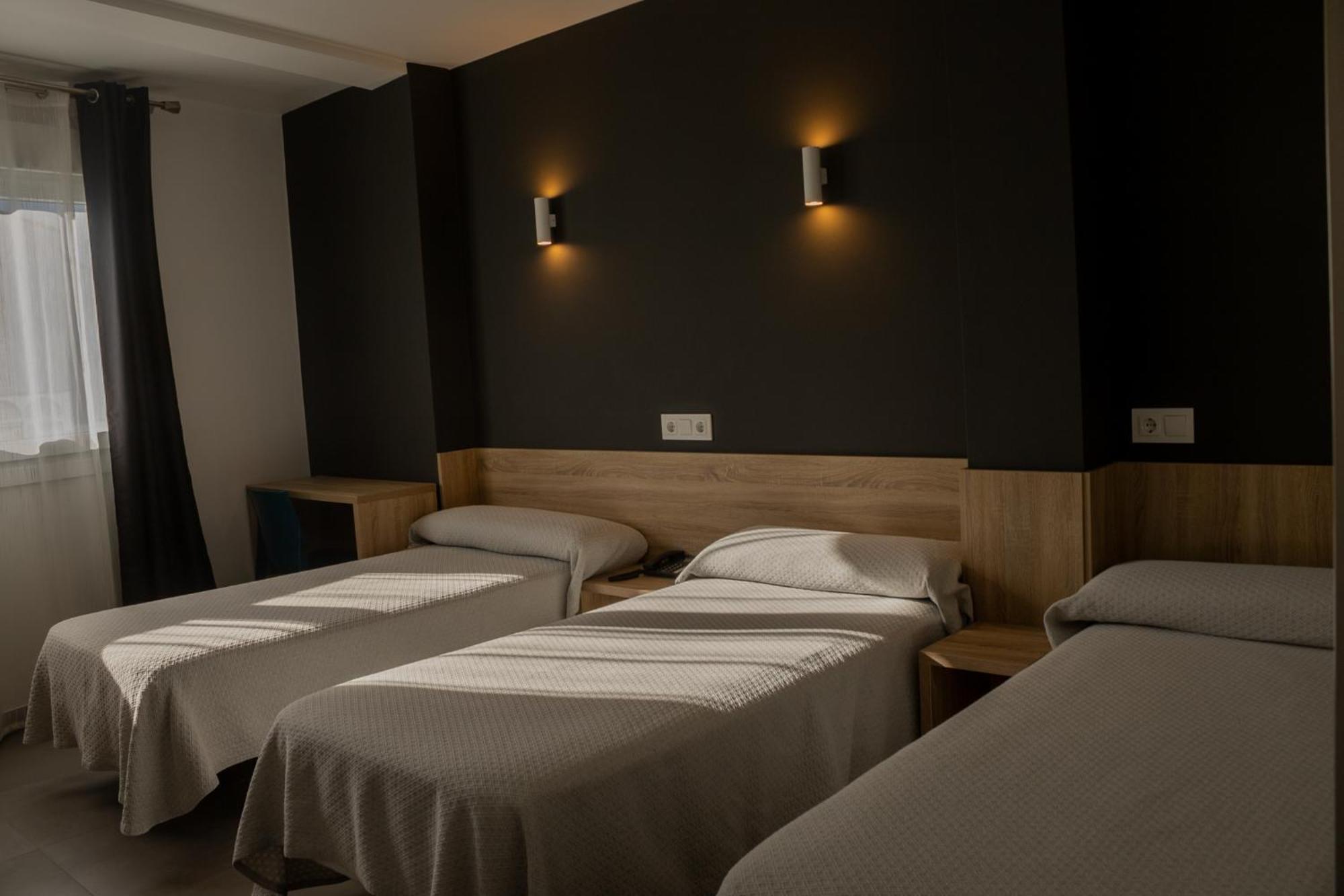 Hotel Hollywood Cangas do Morrazo Exteriör bild