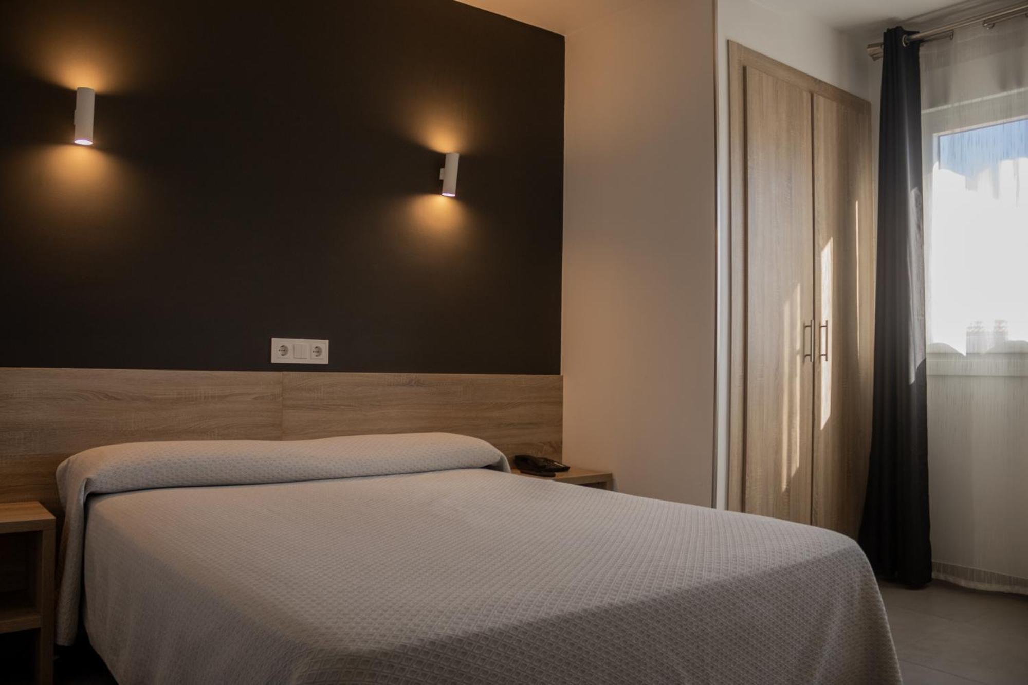Hotel Hollywood Cangas do Morrazo Exteriör bild